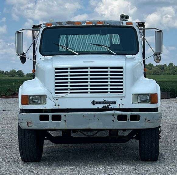 1994 International 4900 Flatbed Truck
