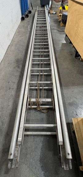 Commercial Grade 40ft Aluminum Extension Ladder with Legs- Late Addition