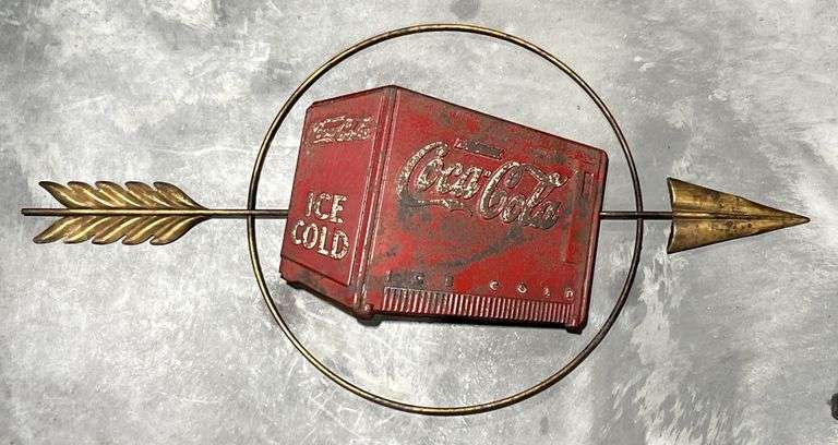 Kay Coca-Cola Metal Cooler With Halo Arrow Display image