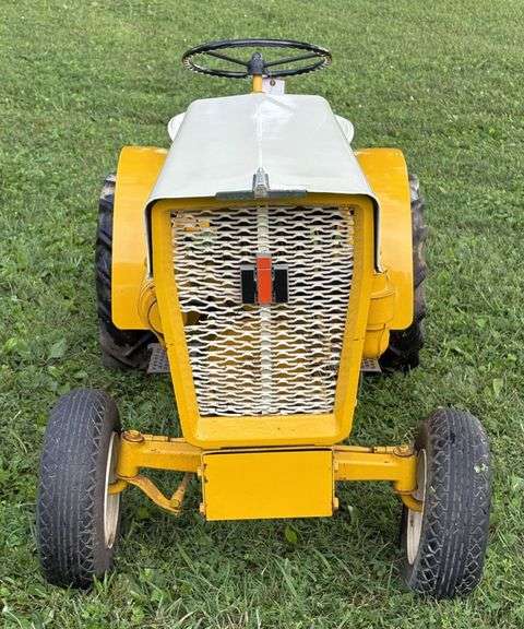 1962 Internation Cub Cadet (Original) Lawn & Garden Tractor