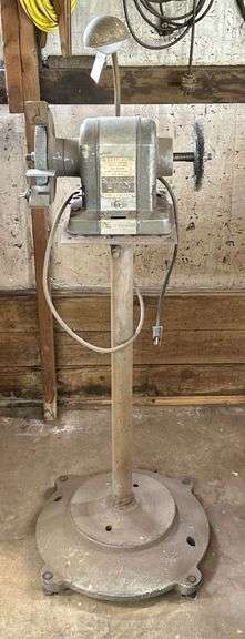 Craftsman 1/3 HP Grinder on Stand