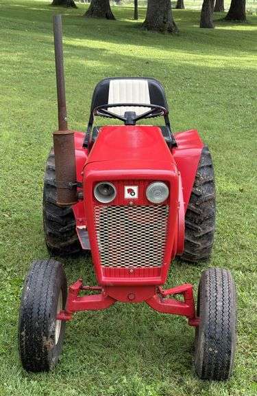 1964 Wheel Horse 1054 Lawn & Garden Tractor