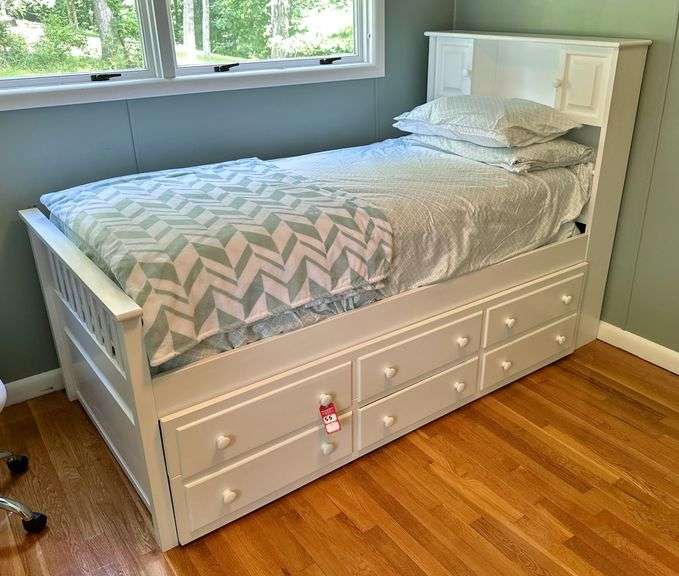 Modern White Twin Size Bed with Trundle Bed