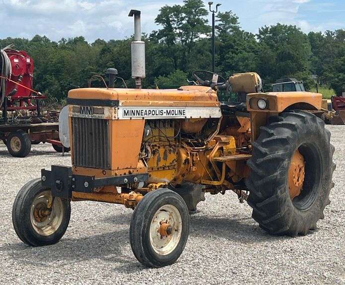Minneapolis-Moline Jet Star 3 Tractor