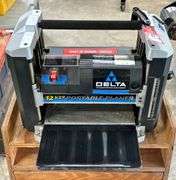 Delta No. 22-560 Wood Planer