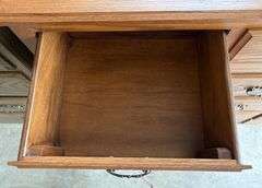 Oak Chest of Drawers