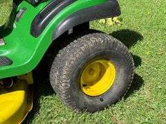 John Deere D130 Lawn Tractor