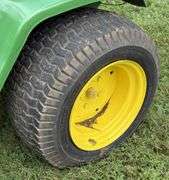 1968 John Deere 140 Lawn & Garden Tractor