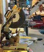 DeWalt DW713 10" Compound Miter Saw