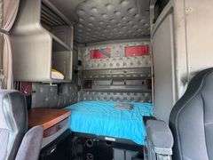 2001 Kenworth T2000 Semi Truck