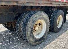 1994 International 4900 Flatbed Truck
