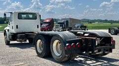 2002 International 4400 Truck