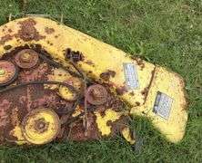 John Deere 110 Mower Deck