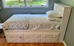 Modern White Twin Size Bed with Trundle Bed