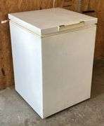 Holiday LC05 Chest Freezer