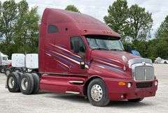 2001 Kenworth T2000 Semi Truck