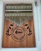 Unokki Mahogany 17- Key Thumb Piano