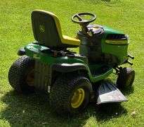 John Deere D130 Lawn Tractor