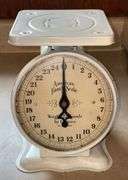 Vintage American Family Kitchen Scales