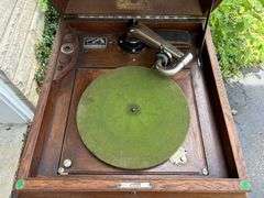 Victor Talking Machine Co. Floor Model Victrola