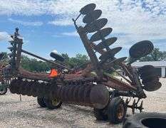 IH 490 22' Hydraulic Fold Wing Disc