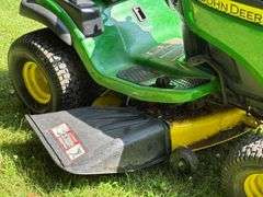 John Deere D130 Lawn Tractor