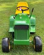 1968 John Deere 110 Lawn & Garden Tractor