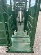 Lakeland Deluxe Cattle Chute - Like New