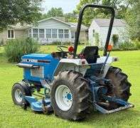 1987-1998 Ford 1320 Tractor with Mid-Mount Ford 914 Mower