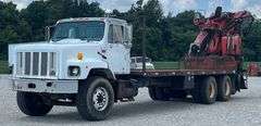 2001 International 2674 Form Handling Truck