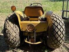 IH Cub Lo-Boy 154 Tractor