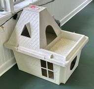 Pets101 Food Dispenser & Cat House