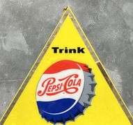 Trink Pepsi-Cola Plastic Decal Pyramid Sign