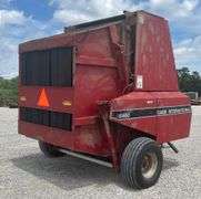 Case-IH 8460 Round Hay Baler