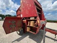 Case-IH 8460 Round Hay Baler