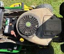 John Deere D130 Lawn Tractor