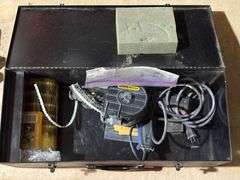 Dewalt DW610 Router & Stanley Auto Feed Screw System