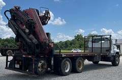 2001 International 2674 Form Handling Truck