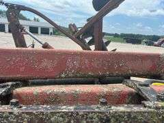 IH 490 22' Hydraulic Fold Wing Disc