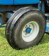 1987-1998 Ford 1320 Tractor with Mid-Mount Ford 914 Mower