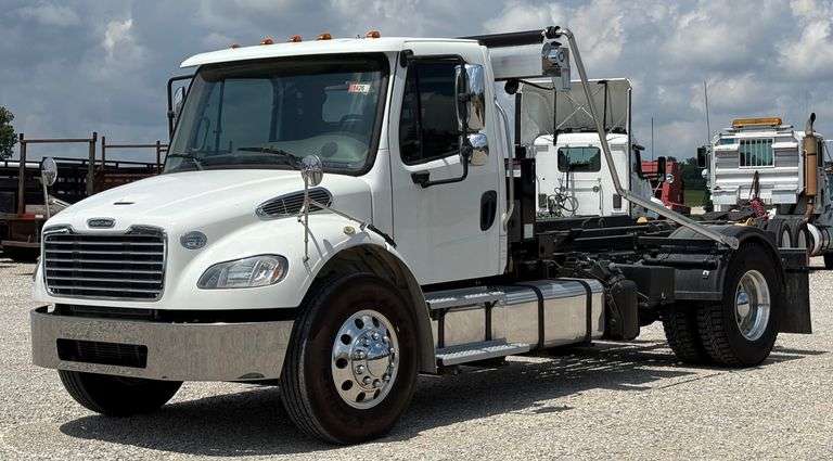 2016 Freightliner Business Class M2 106 Hook-Lift Truck image