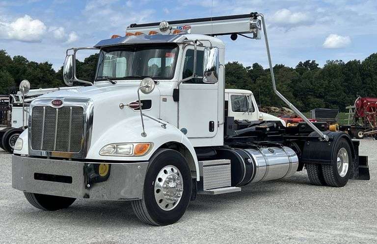 2016 Peterbilt 337 Hook-Lift Truck image