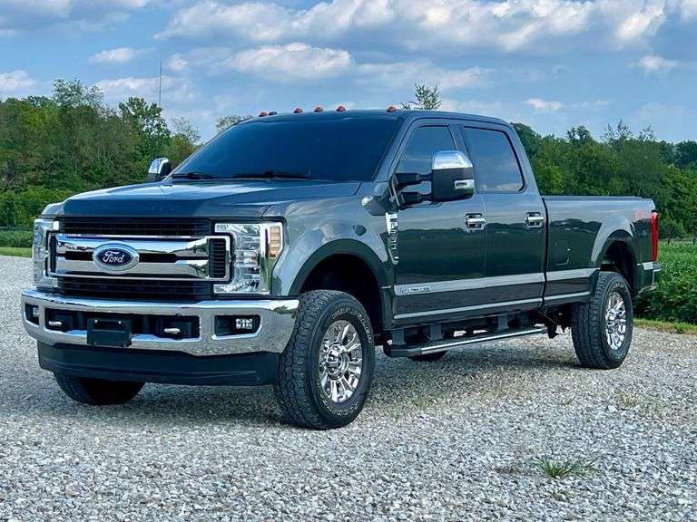 2019 F250 XLT 4x4 Pickup Truck image