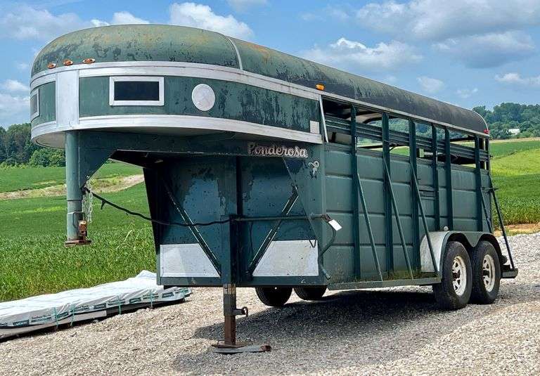 1999 Gooseneck Livestock Trailer image