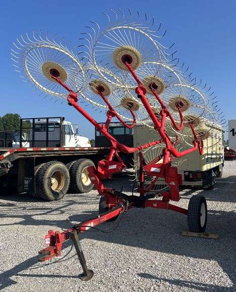 AG-MAXX 10-Wheel Hay Rake image