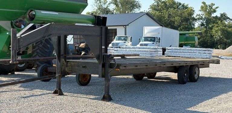 Hudson Bros Gooseneck Flatbed Trailer image