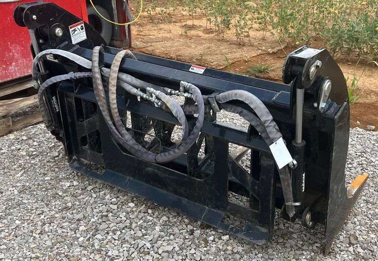 Rural King G60 Granite Grapple with Skid Steer Mounts