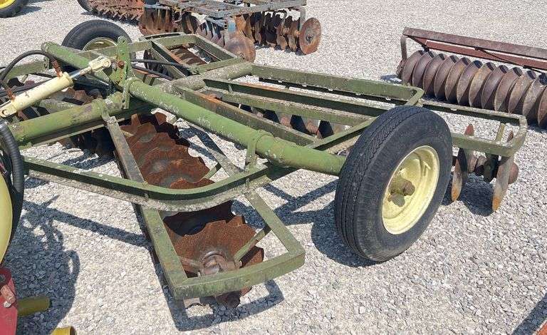 John Deere Pull-Type Wheel Disc image