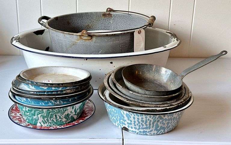 Swirl Granite/Enamel Cookware image