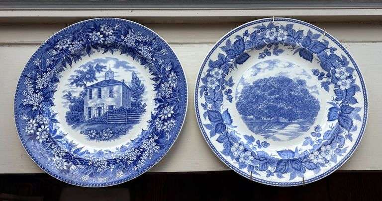 First State Capital & Constitution Elm Blue Wedgewood Plates image